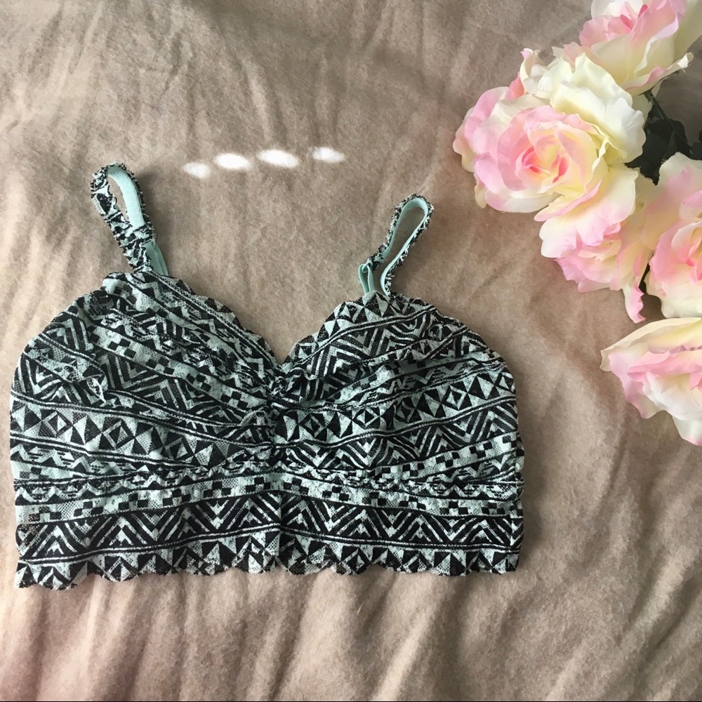 Patterned Lace Ruched Front Bralette